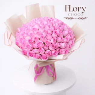 A luxurious 101 pink roses bouquet, crafted for birthdays or romantic gifts in Qatar