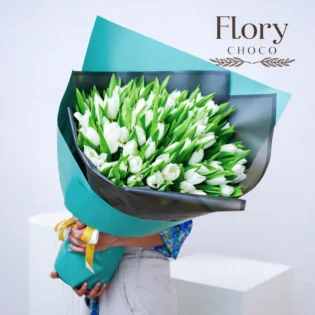 Birthday flowers gift idea with fresh tulips, perfect for celebrating special moments in Qatar.