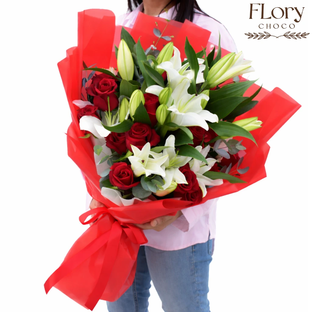 Anniversary Grace Bouquet, perfect for instant last-minute anniversary gift delivery in Qatar for a memorable surprise.