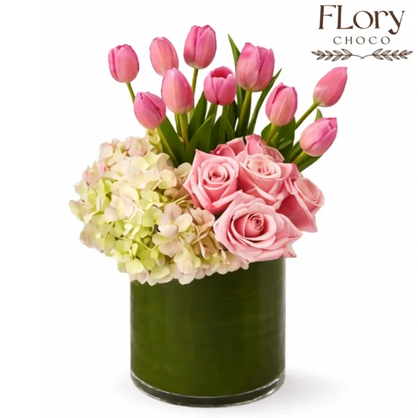 Luxury flower box arrangement for online flowers delivery in Qatar