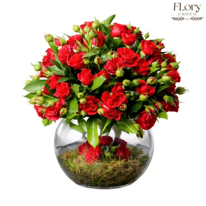 Rosanova glass vase arrangement with fresh red roses for love and romance, same-day delivery in Qatar